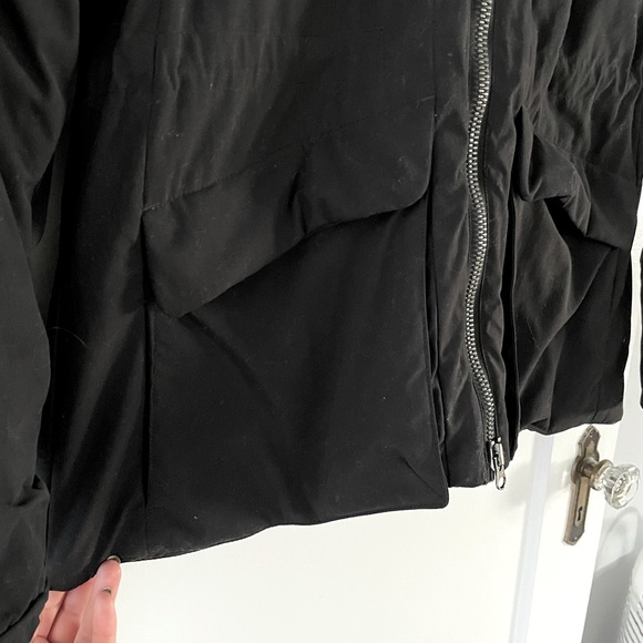 Helly Hansen winter coat - Picture 4 of 10